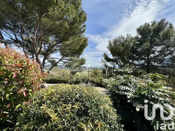 Maison 6 pièces de 160 m² à Lauris (84360)