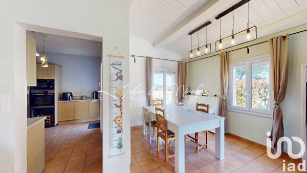 Maison 6 pièces de 160 m² à Lauris (84360)