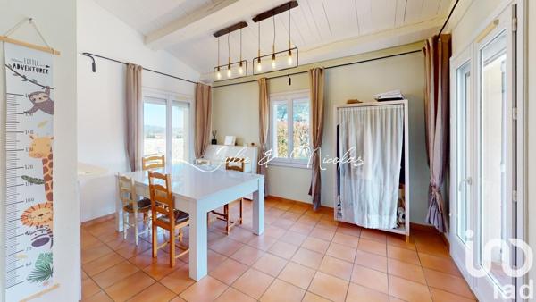 Maison 6 pièces de 160 m² à Lauris (84360)
