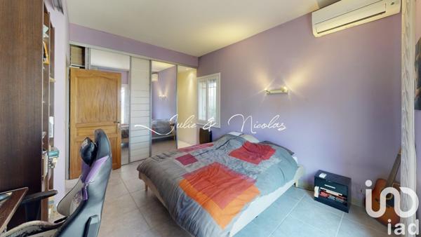 Maison 6 pièces de 160 m² à Lauris (84360)