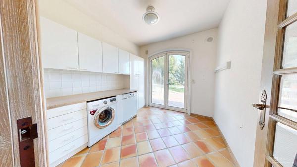 Maison 1 560 000 € Marseille 11 4 p 290 m² DPE B