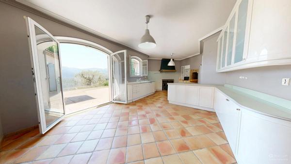 Maison 1 560 000 € Marseille 11 4 p 290 m² DPE B