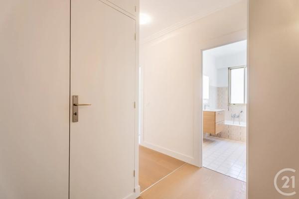 Appartement F2 à vendre  2 pièces - 47 m 2   BEAULIEU SUR MER  - 06