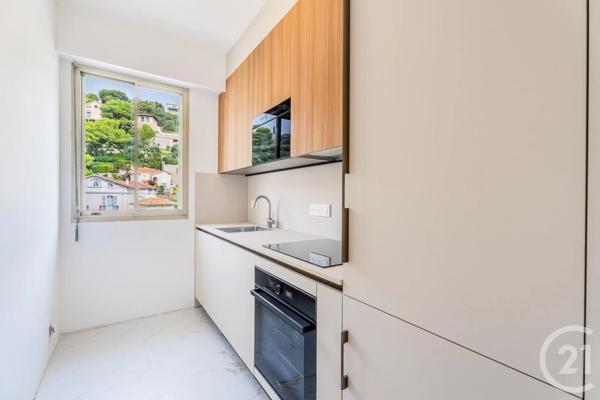 Appartement F2 à vendre  2 pièces - 47 m 2   BEAULIEU SUR MER  - 06