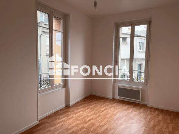 Location Appartement 2 pièces 57.66 m² - 1 PLACE DES GRANGES Chateau Thierry 02400