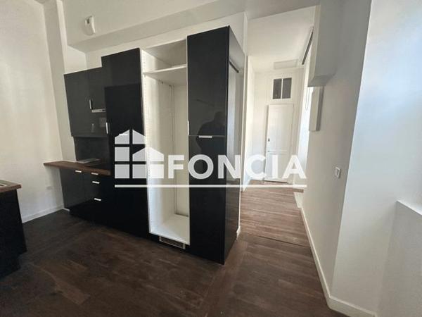 Location Studio 37.6 m² - 16 RUE DE PONTHIERRY Melun 77000