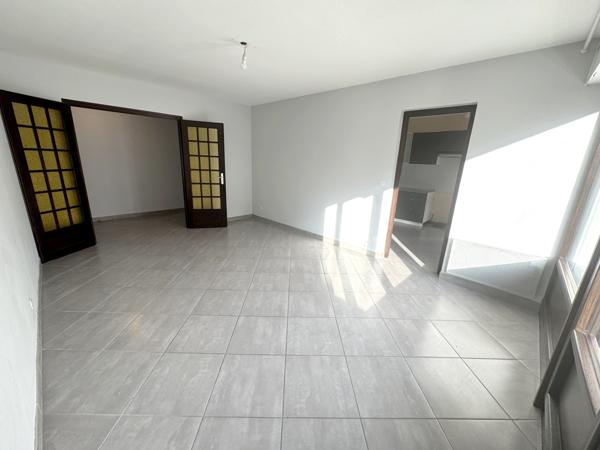 CLUSES - centre-ville - T3 71,17 m2 + cave