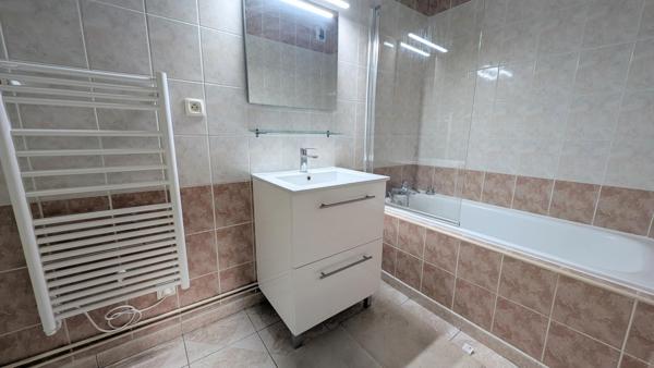 Appartement à ROUBAIX, 59100 - 2 pièces 48m²