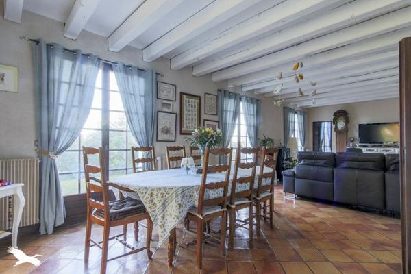 Maison à vendre |  Jouars-Pontchartrain |  9 pièces | 199 m²