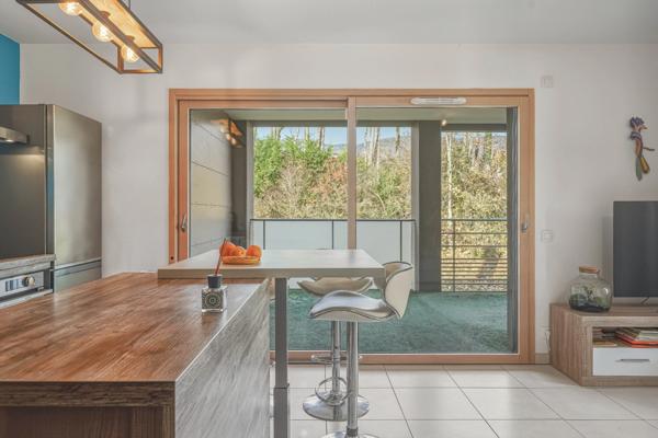 Appartement à vendre 3 pièces DIVONNE LES BAINS (01) - 68 m2 - terrasse 35 m2, cave et 1 box