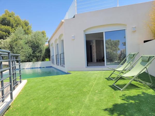 Maison
         5 pièces
        - 147 m² Bien prestige 935 000 € *