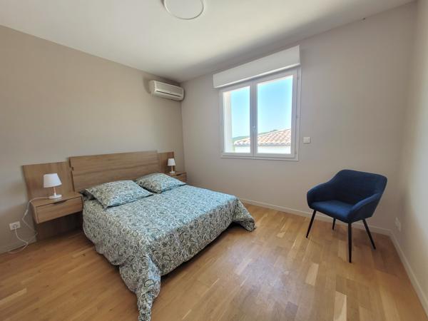 Maison
         5 pièces
        - 147 m² Bien prestige 935 000 € *