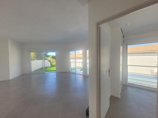 Maison
         5 pièces
        - 147 m² Bien prestige 935 000 € *
