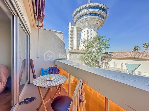 *** APPARTEMENT DE 25M2 À PALAVAS LES FLOTS ***

Situé au centre-ville de Palavas, rive gauche, au 2ème et dernier étage sans ascenseur, venez découvrir ce studio de 25m à 2 minutes de la plage.
Travaux de rafraichissement à prévoir. Beau potentiel. 

Vidéo virtuelle disponible, à visiter rapidement !