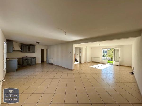 Maison à louer 7 pièces 147m² Saran (45770)