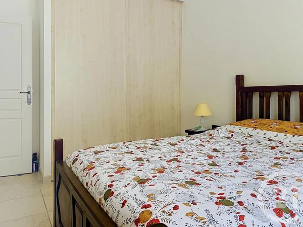 Appartement F3 à vendre  3 pièces - 85,88 m 2   BAGNOLS SUR CEZE  - 30