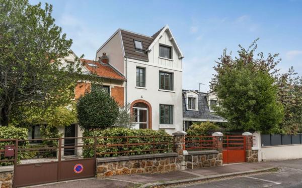 Maison à vendre    6 pièces • 186 m2 Suresnes