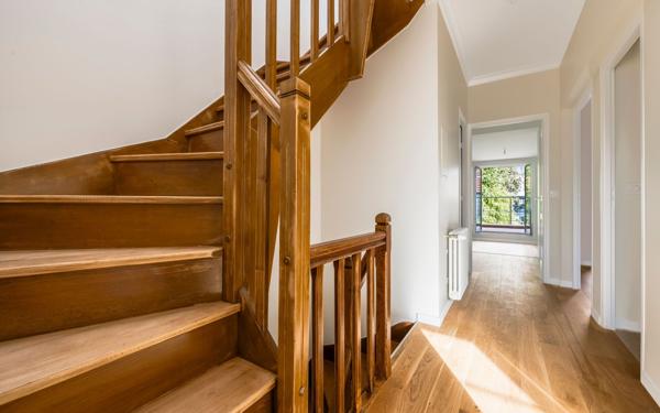 Maison à vendre    6 pièces • 186 m2 Suresnes