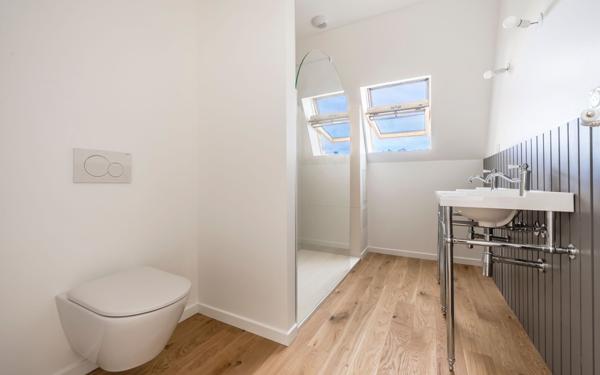 Maison à vendre    6 pièces • 186 m2 Suresnes