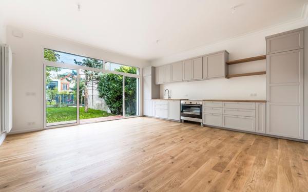 Maison à vendre    6 pièces • 186 m2 Suresnes