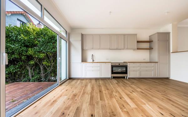 Maison à vendre    6 pièces • 186 m2 Suresnes