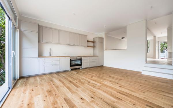 Maison à vendre    6 pièces • 186 m2 Suresnes