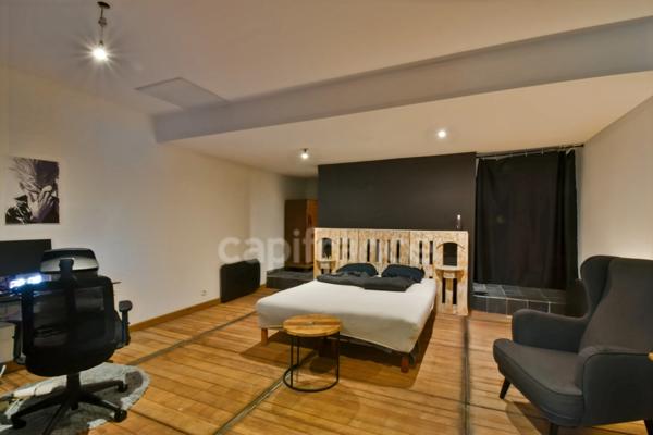 Maison individuelle de type loft dans un secteur prisé