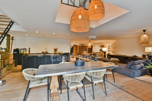 Maison individuelle de type loft dans un secteur prisé