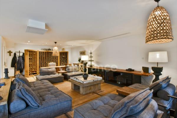 Maison individuelle de type loft dans un secteur prisé