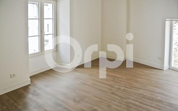 Maison à louer    2 pièces •  Mont-l'Évêque