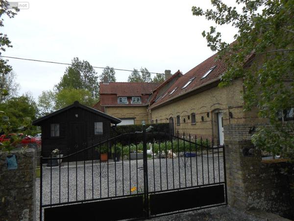 Immeuble à vendre à Bergues dans le Nord (59380), ref : H01970