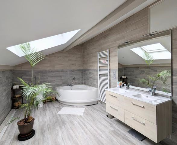 maison familiale 220 m² + T2 indépendant, atelier, terrasse