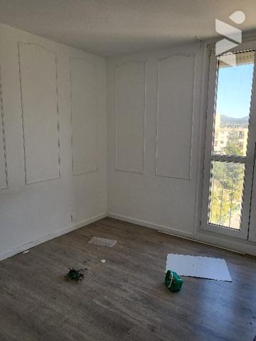 Résidence la Grognarde
Type 5 bel appartement 
Dans la tour au huitième étage 
4 chambres