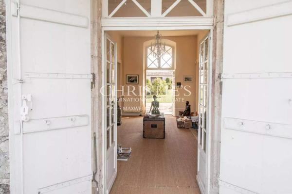 La Noble Chartreuse avec piscine et pigeonnier