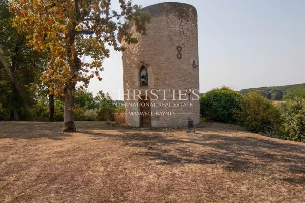 La Noble Chartreuse avec piscine et pigeonnier