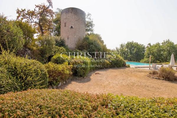 La Noble Chartreuse avec piscine et pigeonnier