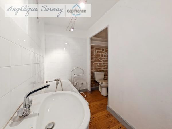 Authentique maison de village avec cave voûtée et combles aménageables