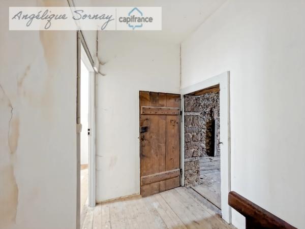 Authentique maison de village avec cave voûtée et combles aménageables