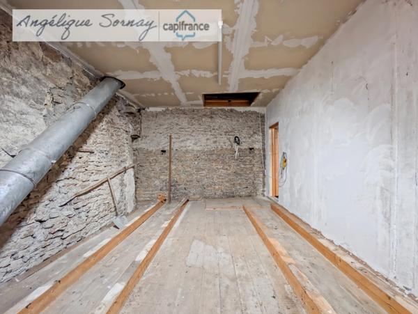 Authentique maison de village avec cave voûtée et combles aménageables