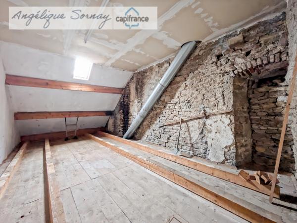 Authentique maison de village avec cave voûtée et combles aménageables