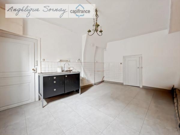 Authentique maison de village avec cave voûtée et combles aménageables