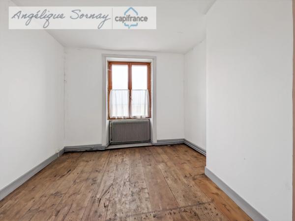 Authentique maison de village avec cave voûtée et combles aménageables