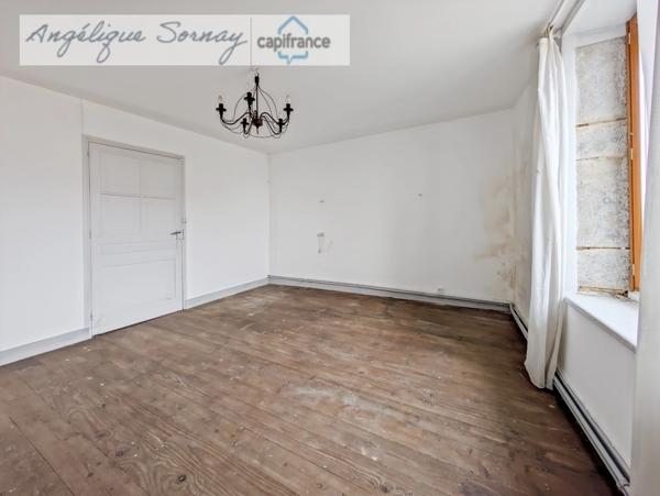 Authentique maison de village avec cave voûtée et combles aménageables