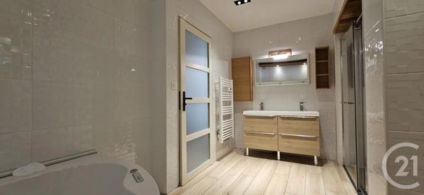 Maison à vendre  5 pièces - 174 m 2   MONTLUCON  - 03