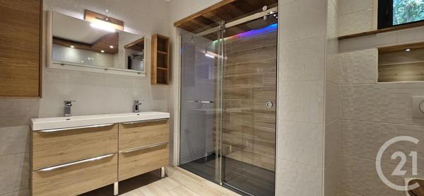 Maison à vendre  5 pièces - 174 m 2   MONTLUCON  - 03