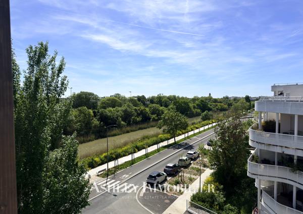 A VENDRE APPARTEMENT TYPE 4 LA ROCHELLE - VUE SUR LE CANAL DE ROMPSAY