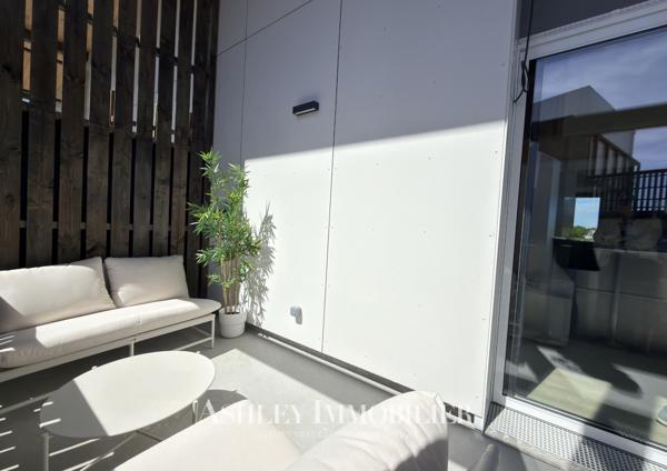 A VENDRE APPARTEMENT TYPE 4 LA ROCHELLE - VUE SUR LE CANAL DE ROMPSAY