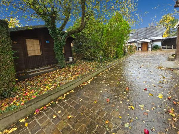 BOURTH 27580 Maison 3 chambres, dépendances, terrain 1.024 m² clos