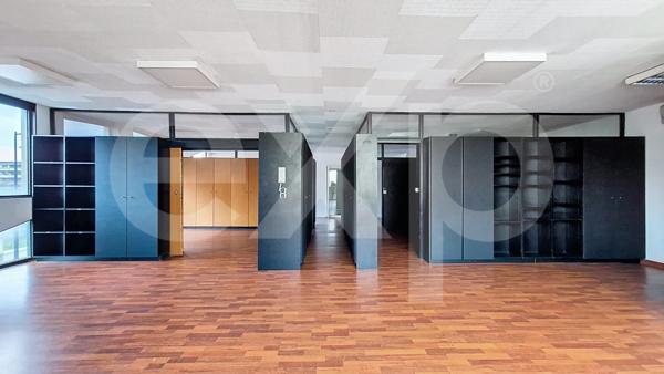 150 m² à révéler – De bureaux à lieu de vie, entre Chartrons et Bassins à Flot