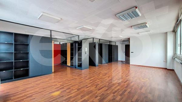 150 m² à révéler – De bureaux à lieu de vie, entre Chartrons et Bassins à Flot